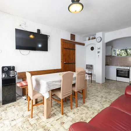 In Vinisce With Kitchen Prázdninový dům Voluja