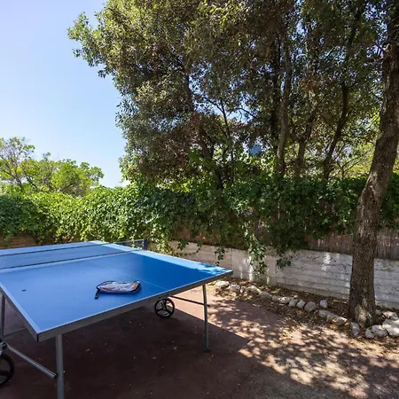 בית נופש With Sea View I